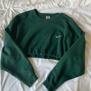 Cropped Nike crew neck